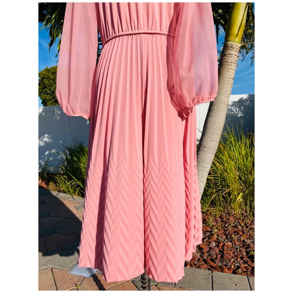 Vintage 70’s Chevron Pleated Dress - Picture 6 of 9